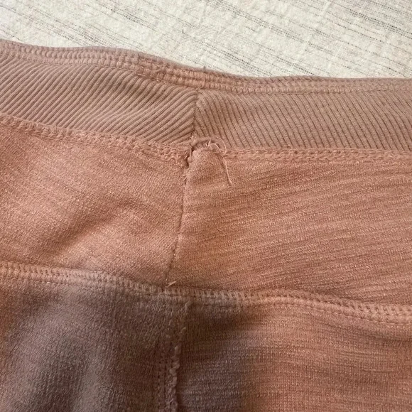 FREE PEOPLE MOVEMENT Ziggy Leggings in Cameo Dust size XS - Picture 6 of 10